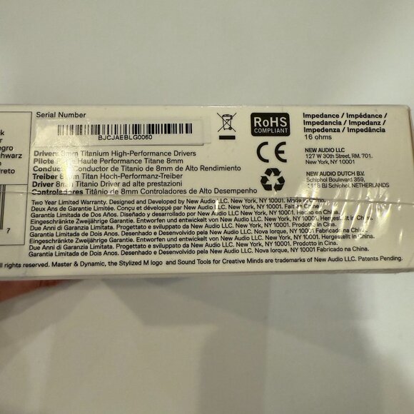 Master & Dynamic ME05 In-Ear Headphones in Black - Picture 3 of 5